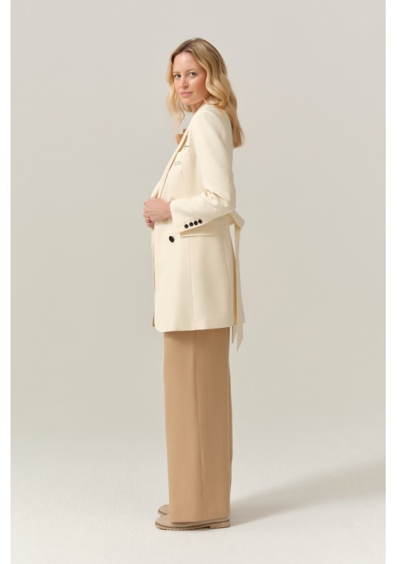 Elegancki płaszcz FERIA w odcieniu złamanej bieli FER090